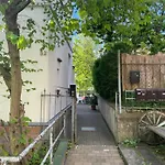 アパート Zentral Gelegenes Am Fusse Der Wartburg アイゼナハ