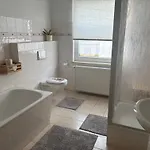 Zentral Gelegenes Am Fusse Der Wartburg アパート