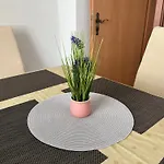 Zentral Gelegenes Am Fusse Der Wartburg *