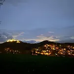 Zentral Gelegenes Am Fusse Der Wartburg