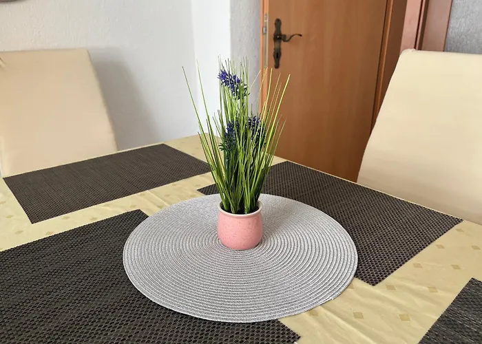 Zentral Gelegenes Am Fusse Der Wartburg *