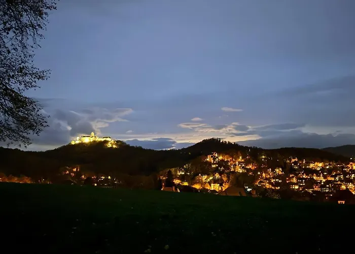 Zentral Gelegenes Am Fusse Der Wartburg